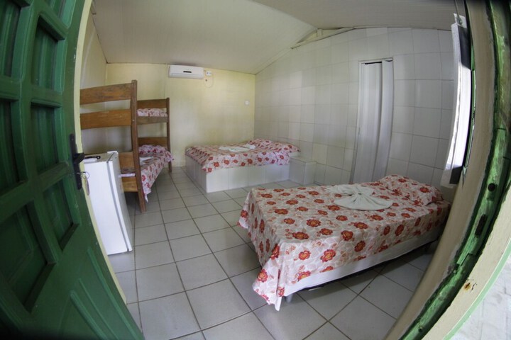 Room 6 of 30