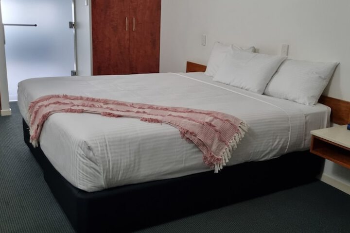 Room 11 of 31