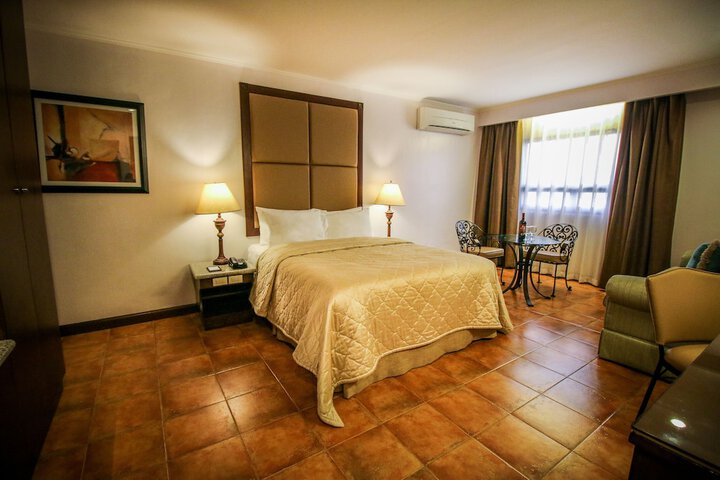 Room 18 of 101