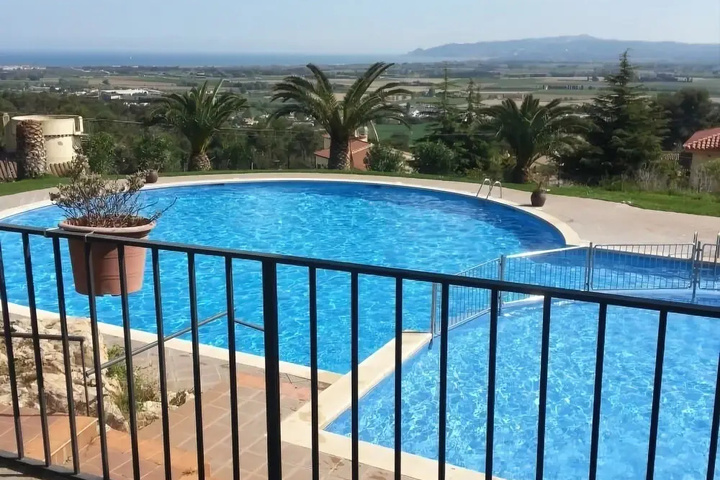 Pool 9 of 13