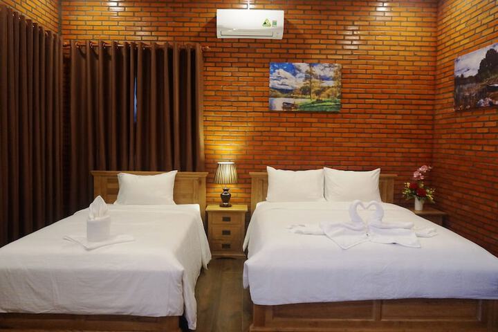 Room 5 of 73