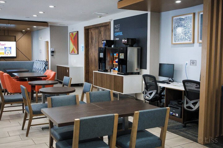 Breakfast/Coffee Service 56 of 62