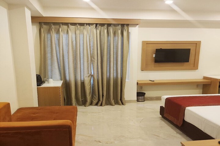 Room 18 of 21