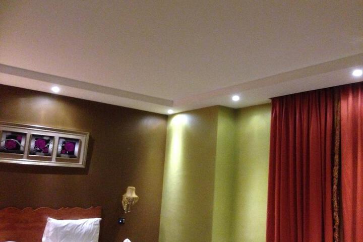 Room 3 of 5