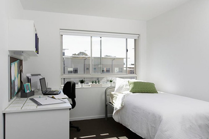 Room 4 of 44