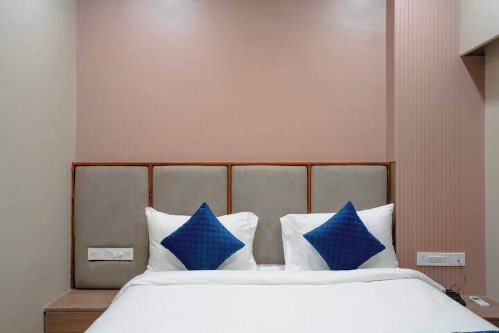 Room 13 of 40