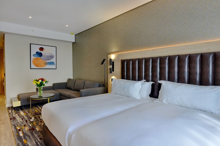 Room 14 of 87