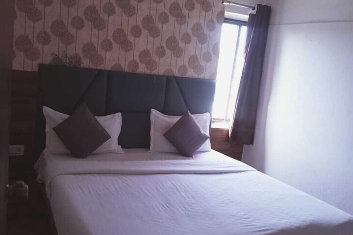Room 5 of 24