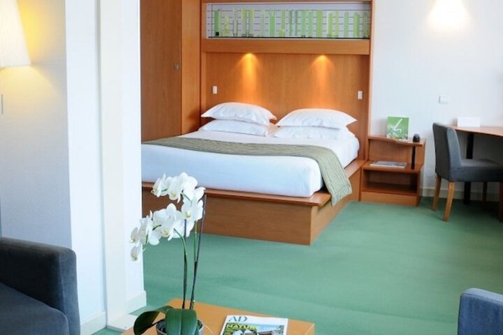 Room 8 of 113