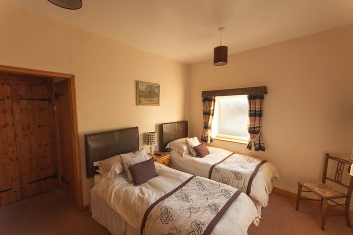 Room 5 of 43