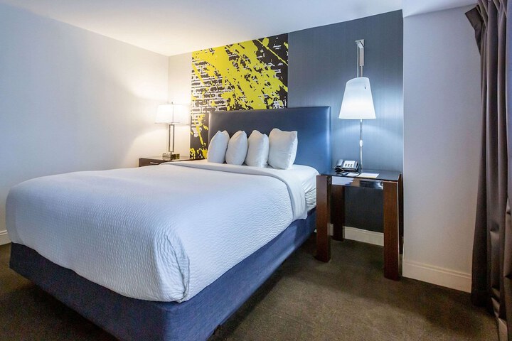 1 Queen Bed (22 of 22)