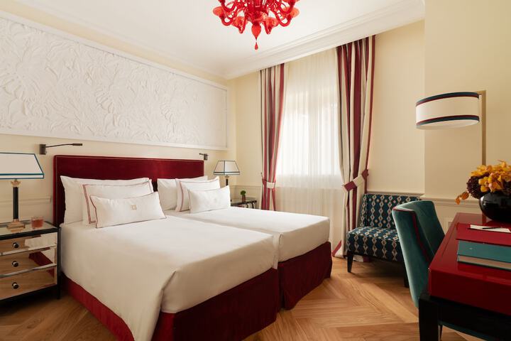 Room 33 of 90