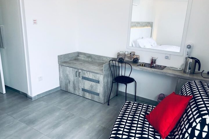 Room 18 of 99