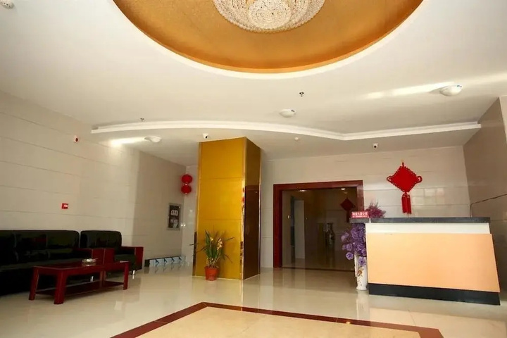 Room 8 of 9