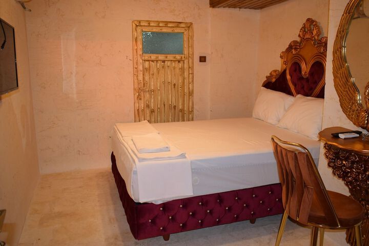 Room 3 of 19