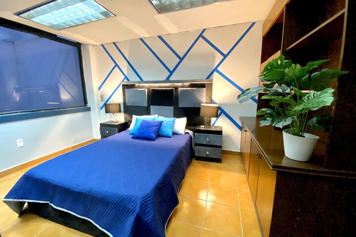 Room 15 of 33