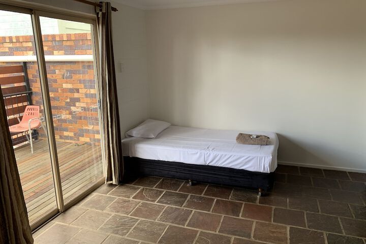 Room 26 of 85