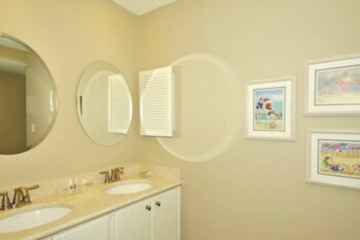 Room 4 of 26