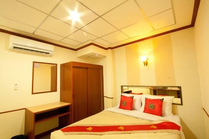Room 13 of 54