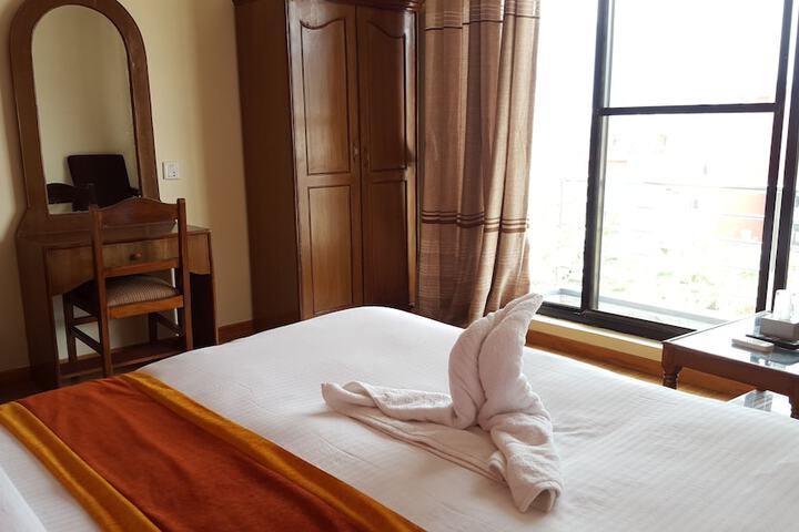 Room 12 of 36