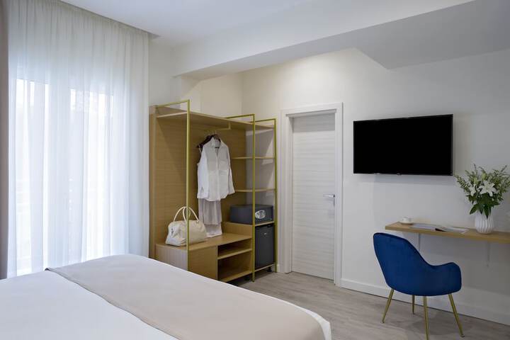 Room 21 of 43