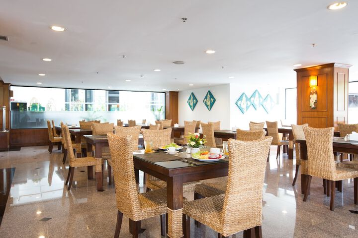 Dining Photos