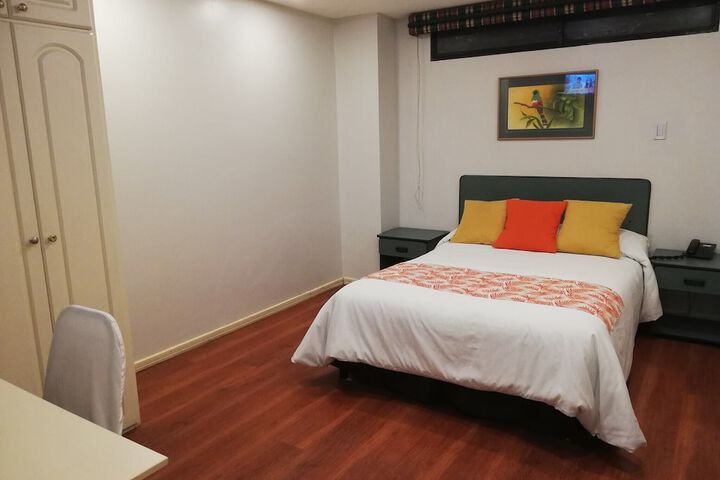 Room 3 of 10