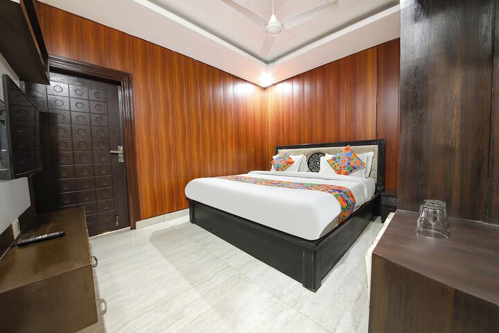 Room 12 of 31