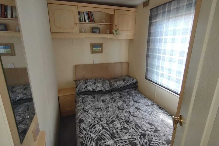 Room 2 of 25