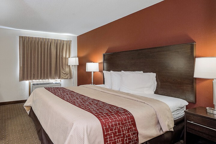 1 King Bed (6 of 15)