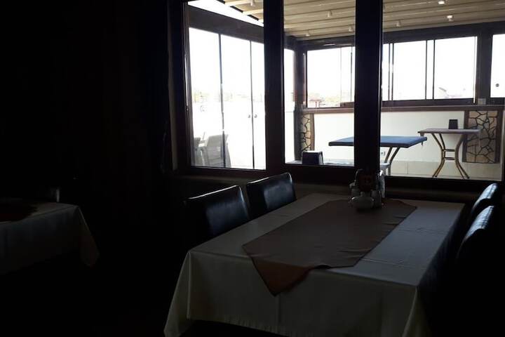 Dining 11 of 13