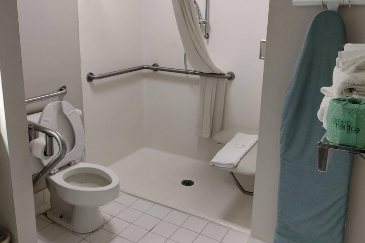 Room 113 of 190