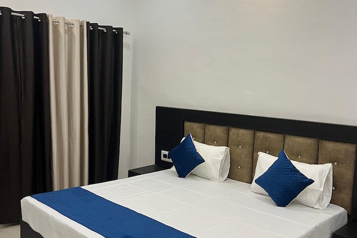 Room 9 of 26