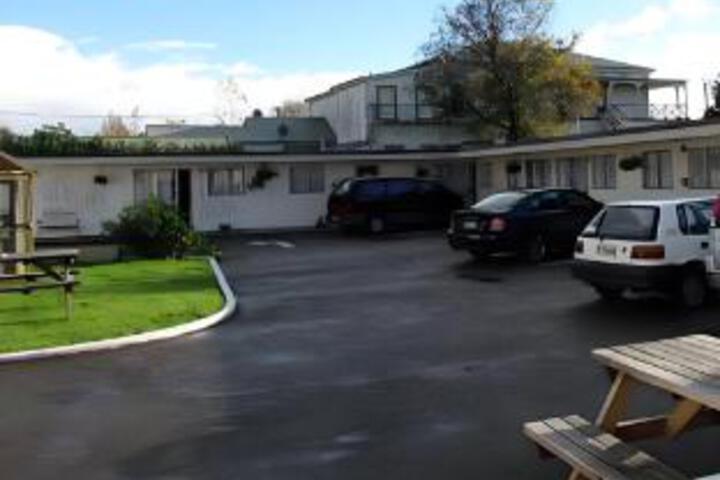 Hotel 5 of 12