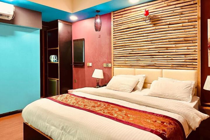 Room 2 of 24