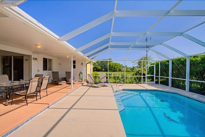 Pool 10 of 15