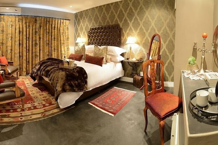 Room 2 of 37