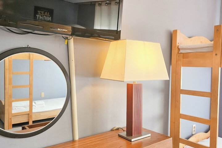 Room 18 of 79