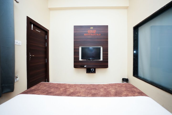 Room 12 of 39