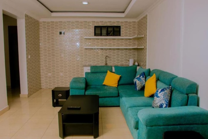 Room 5 of 18