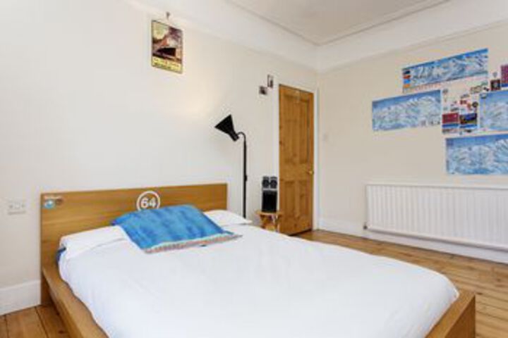 Room 8 of 25