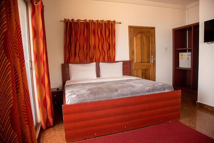 Room 2 of 19