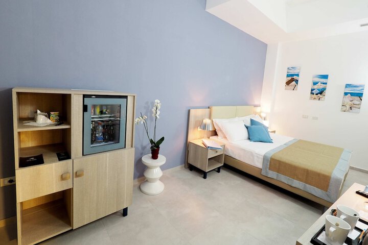 Room 13 of 43