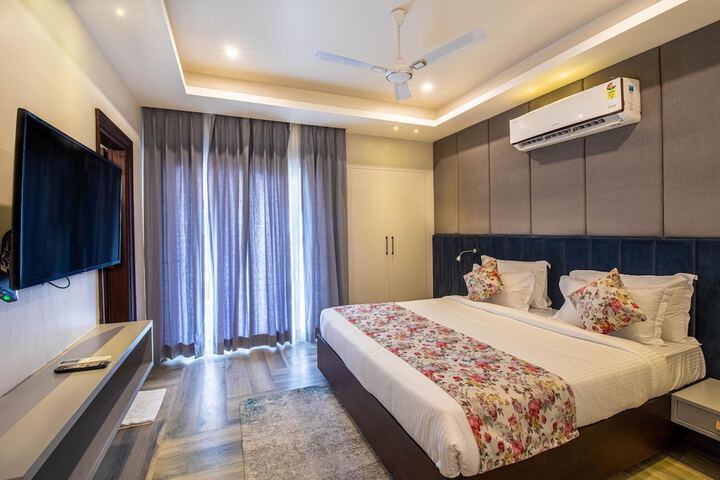 Room 9 of 42