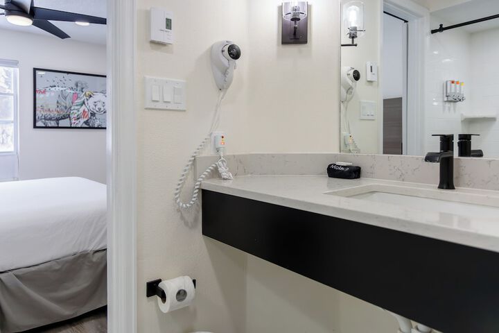 Room 38 of 61