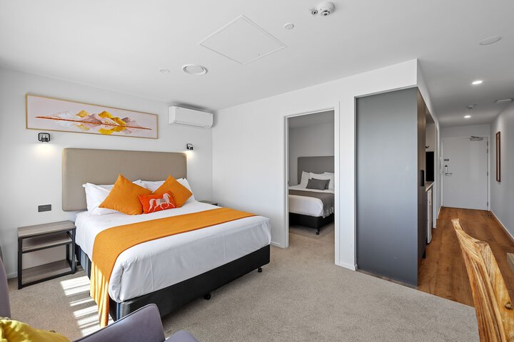 Room 17 of 30