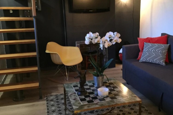 Room 2 of 7
