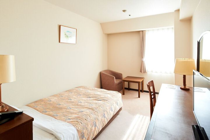 Room 5 of 80