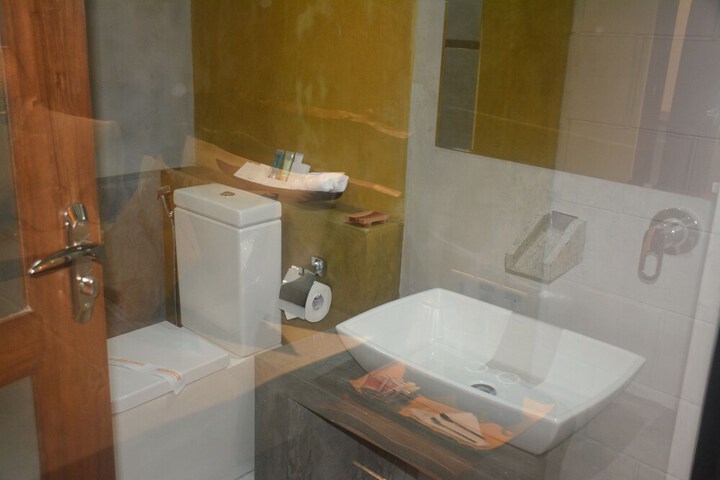 Room 8 of 25