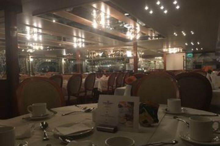 Dining 44 of 52